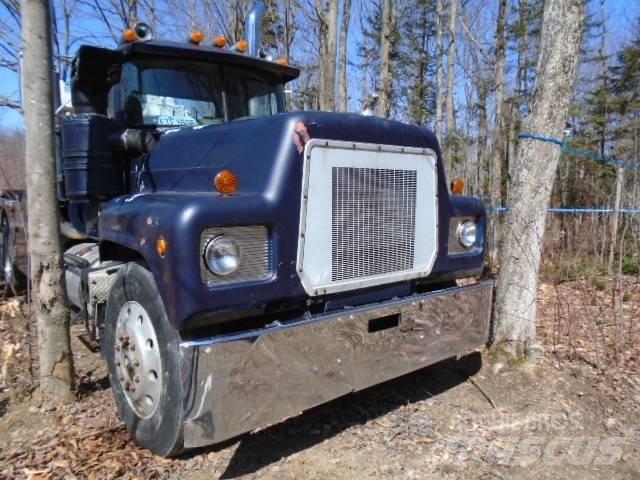 Mack RS797LST Автомобили за пътна помощ