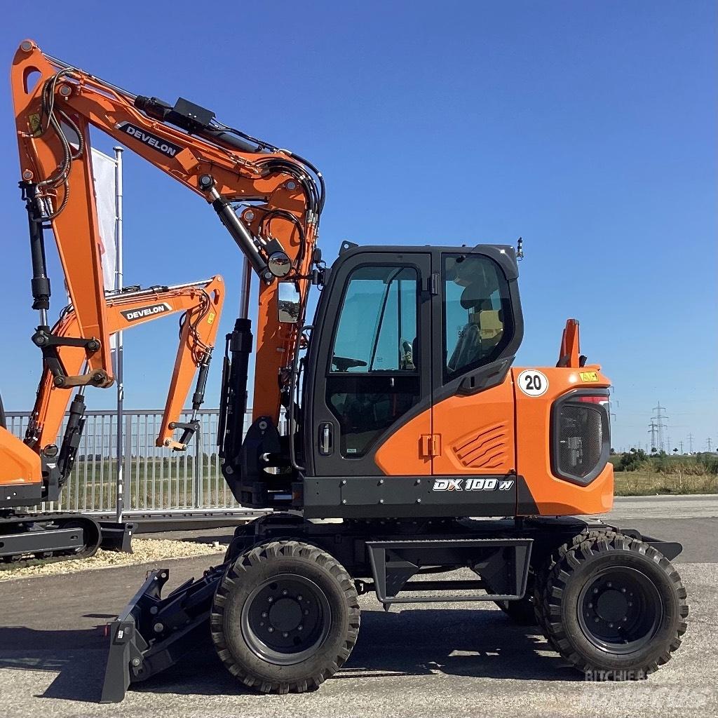 Develon DX100W-7 Колесни екскаватори