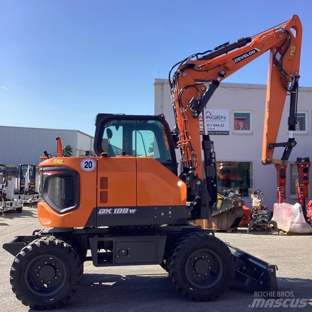 Develon DX100W-7 Колесни екскаватори
