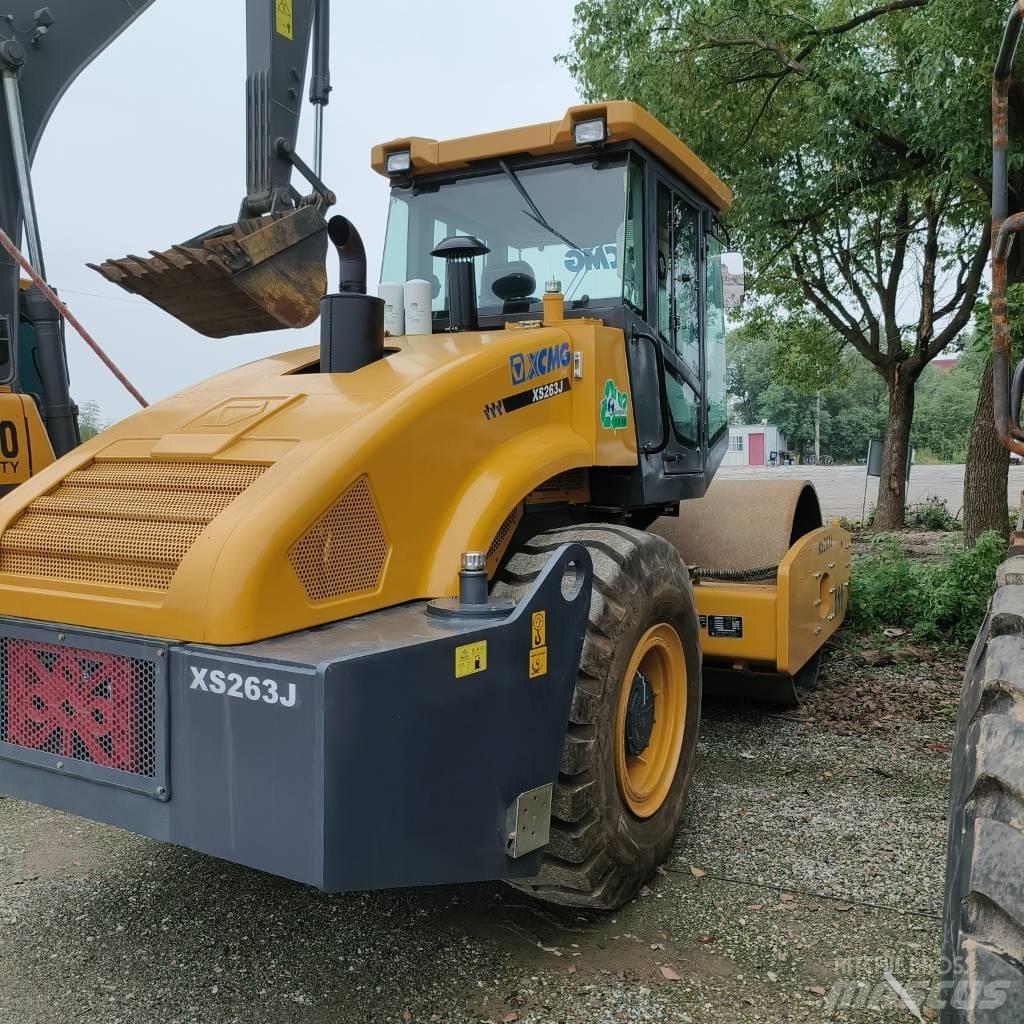 XCMG XS 263 J Еднобарабанни ролки
