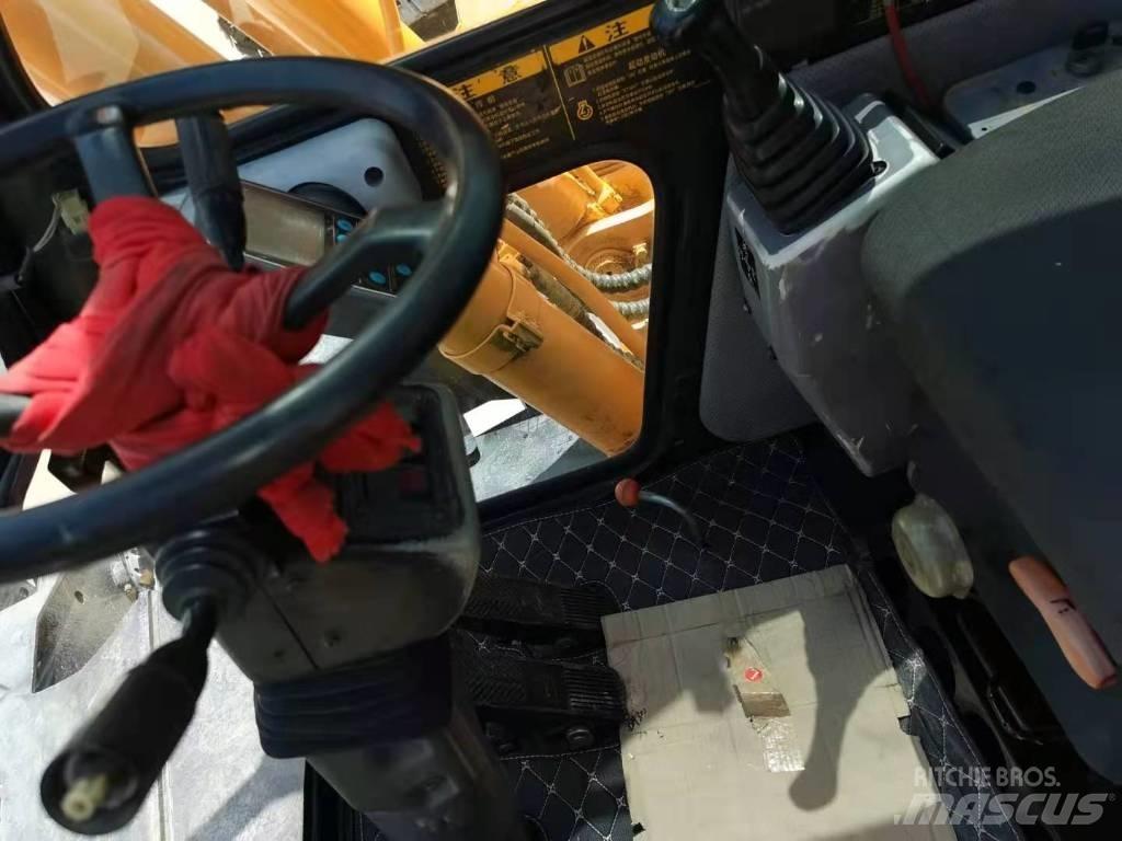 Hyundai R210W-7 Колесни екскаватори