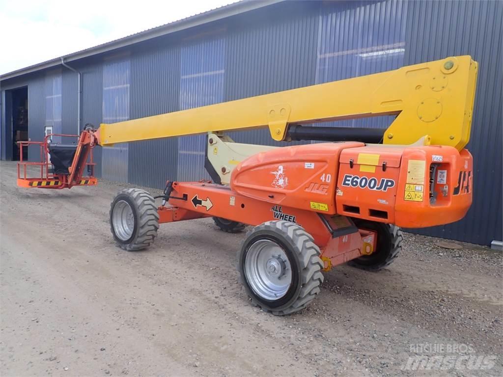 JLG E600JP Съчленени стрелови подемници