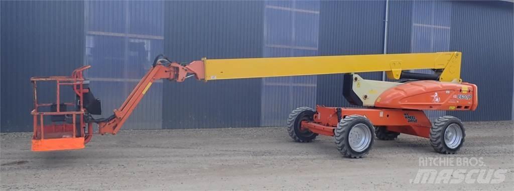JLG E600JP Съчленени стрелови подемници