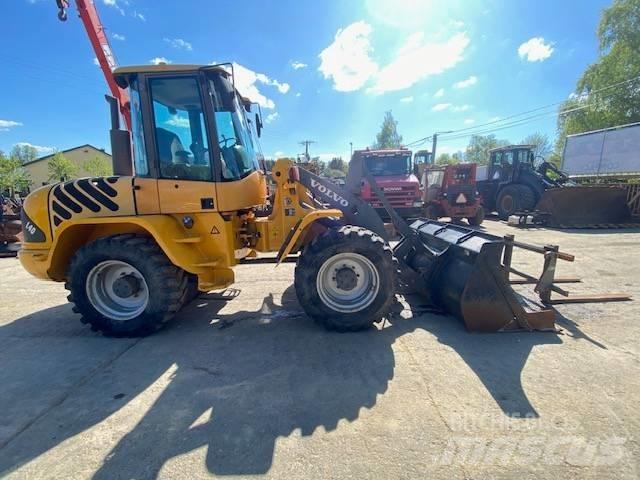 Volvo L 40 B TP Колесни товарачи