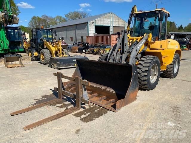 Volvo L 40 B TP Колесни товарачи