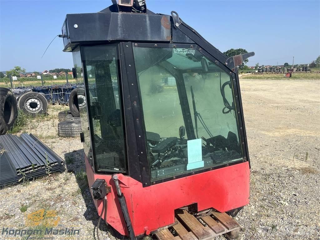 Valmet 911.1 Кабина