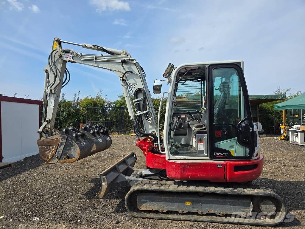 Takeuchi TB 257 FR Мини екскаватори < 7 т