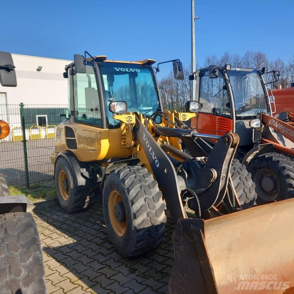 Volvo L 28 F Колесни товарачи