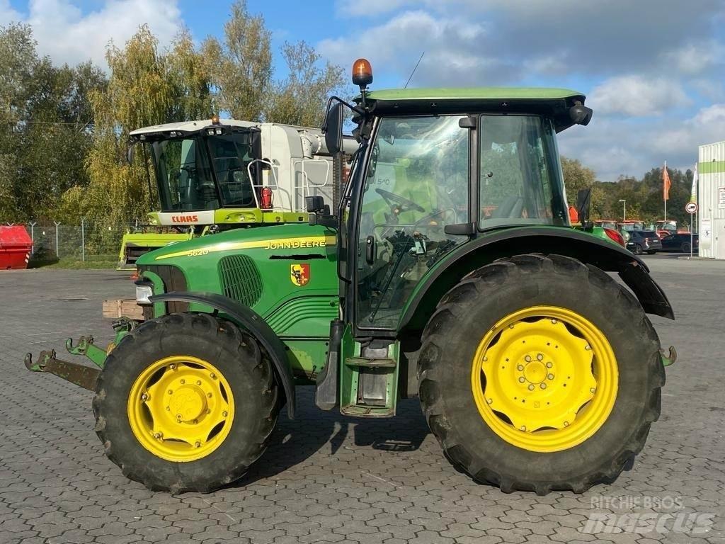 John Deere 5620 Трактори