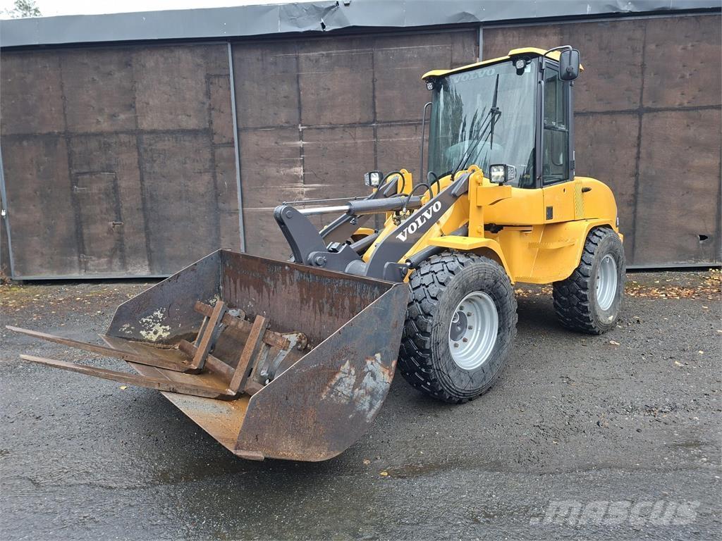 Volvo L30B Колесни товарачи