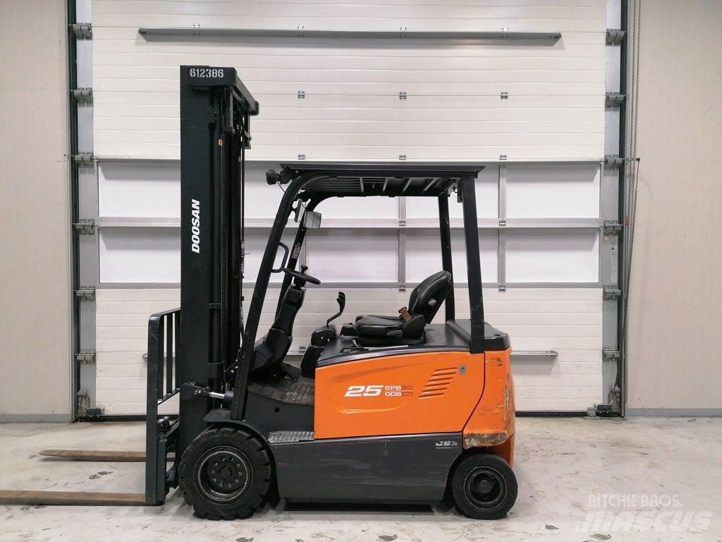 Doosan B25X-7 Електрически вилични кари-повдигачи