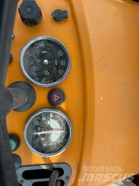 Renault R 65 14 LS Трактори