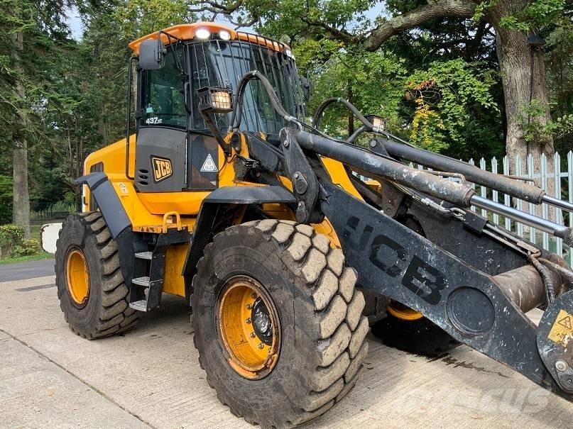 JCB 437 HT Колесни товарачи