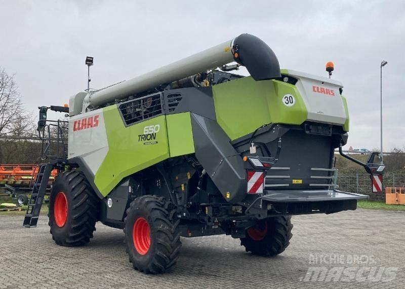 CLAAS TRION 650 Комбайни