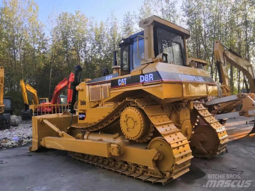 CAT D 8 R Верижни булдозери
