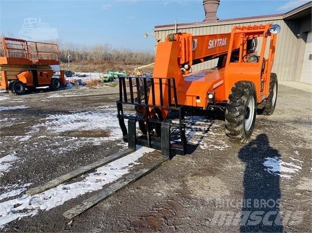 SkyTrak 6042 Телескопични товарачи