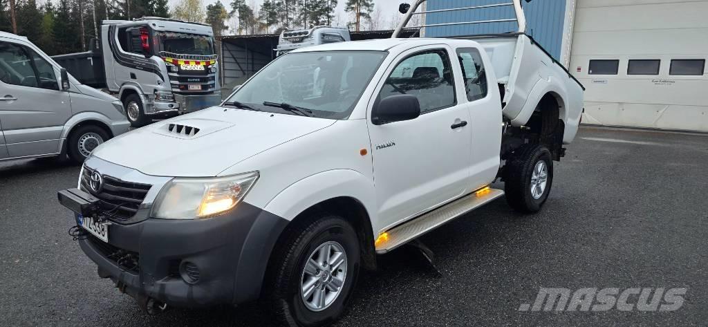 Toyota Hilux Пикапи