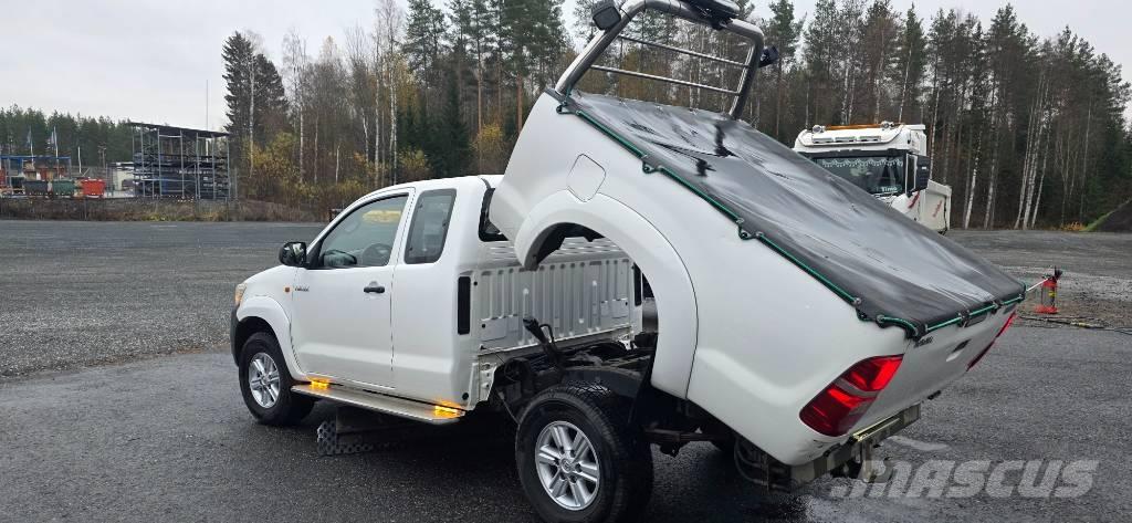 Toyota Hilux Пикапи