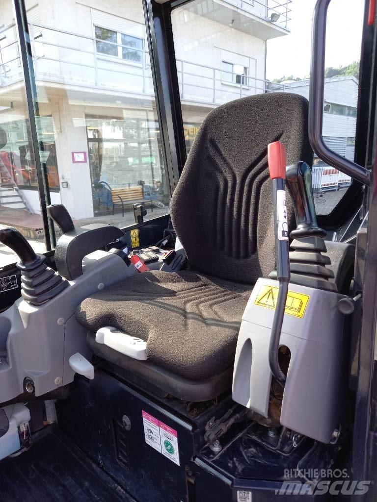 Kubota U 27-4 Мини екскаватори < 7 т