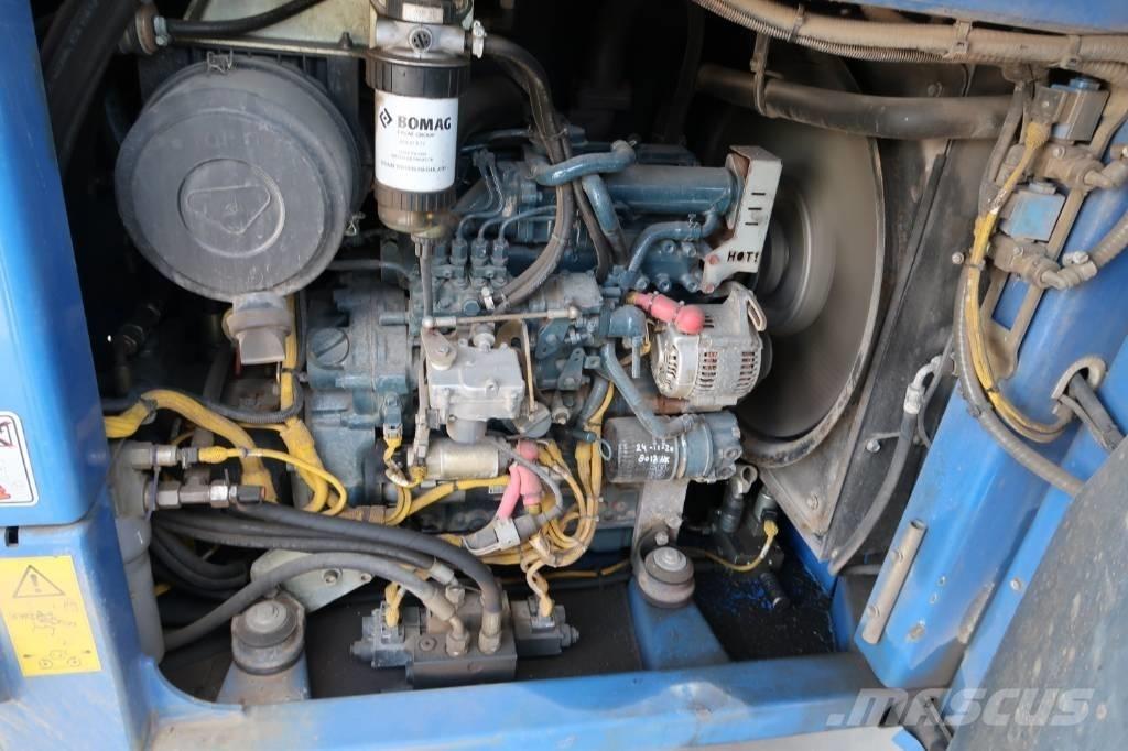 Bomag BW 154 AP-4 Двойни барабанни ролки
