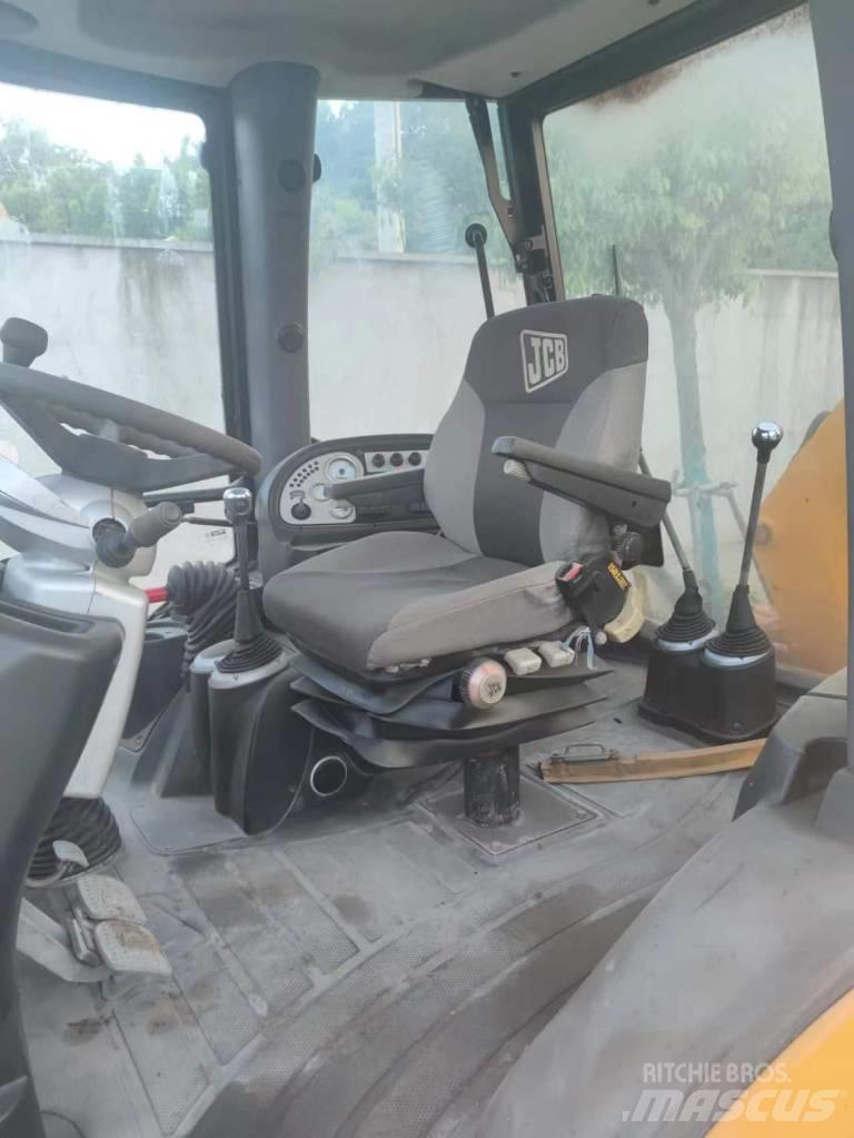 JCB 3 CX Товарач със заден ексватор