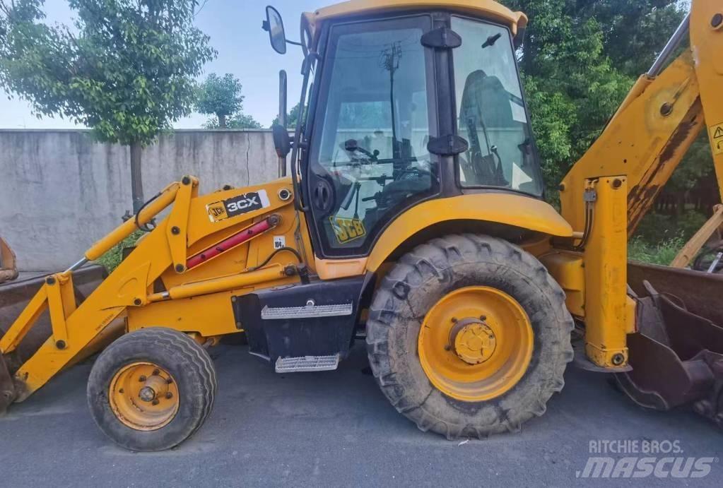 JCB 3 CX Товарач със заден ексватор