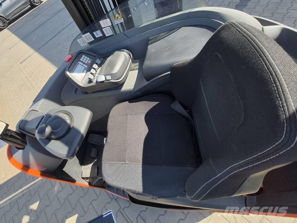 Toyota RRE160H Ретрак/ Високоповдигач с изместване на вилката напред