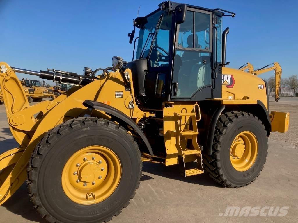 CAT 910 Колесни товарачи