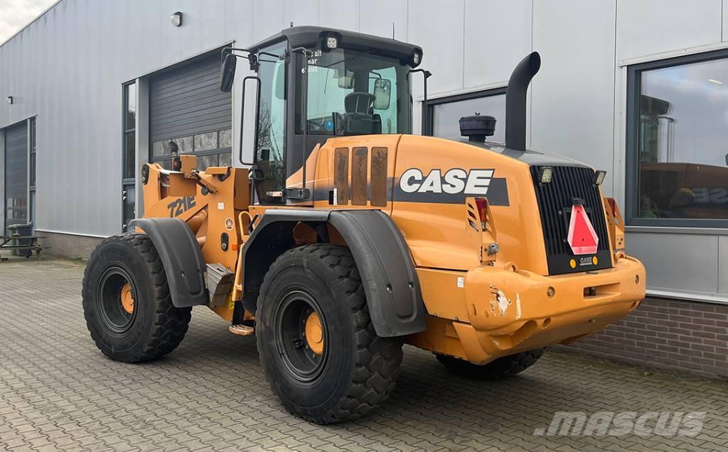 CASE 721 E Колесни товарачи