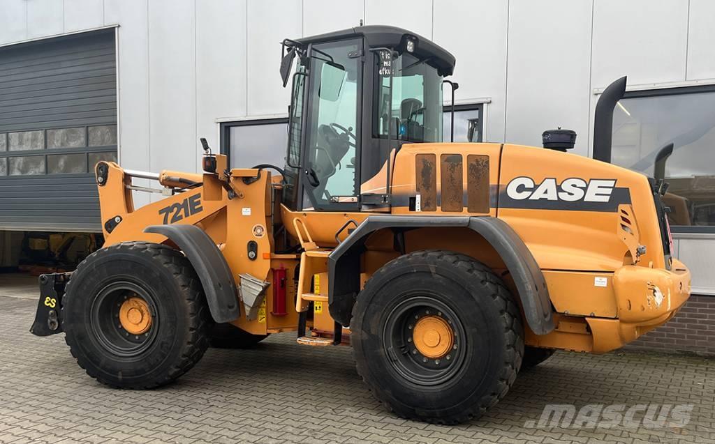 CASE 721 E Колесни товарачи