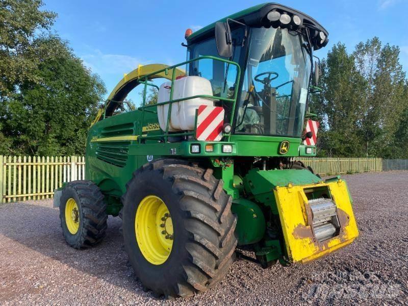 John Deere 7400 Самоходни фуражири