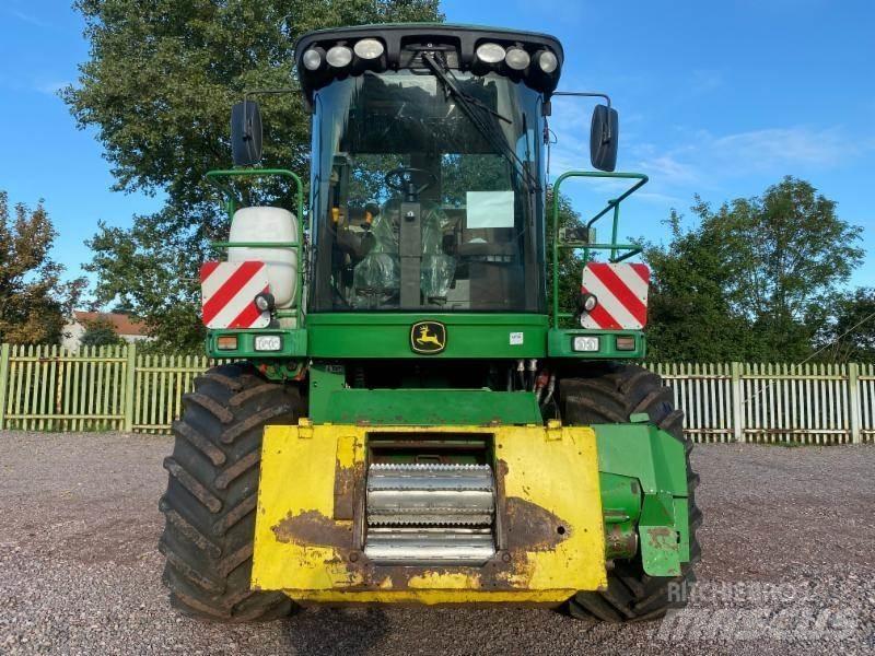 John Deere 7400 Самоходни фуражири
