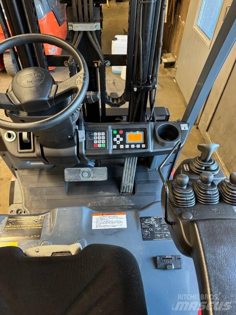 Toyota truck 8FBE15T Електрически вилични кари-повдигачи