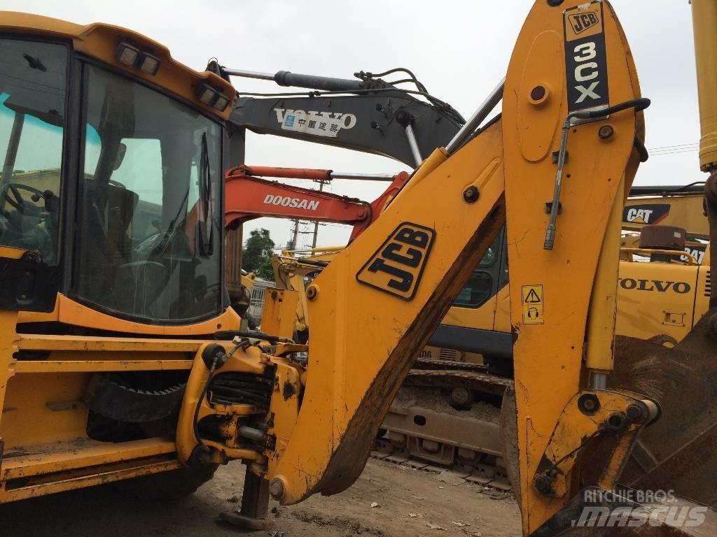 JCB 3cx Товарач със заден ексватор