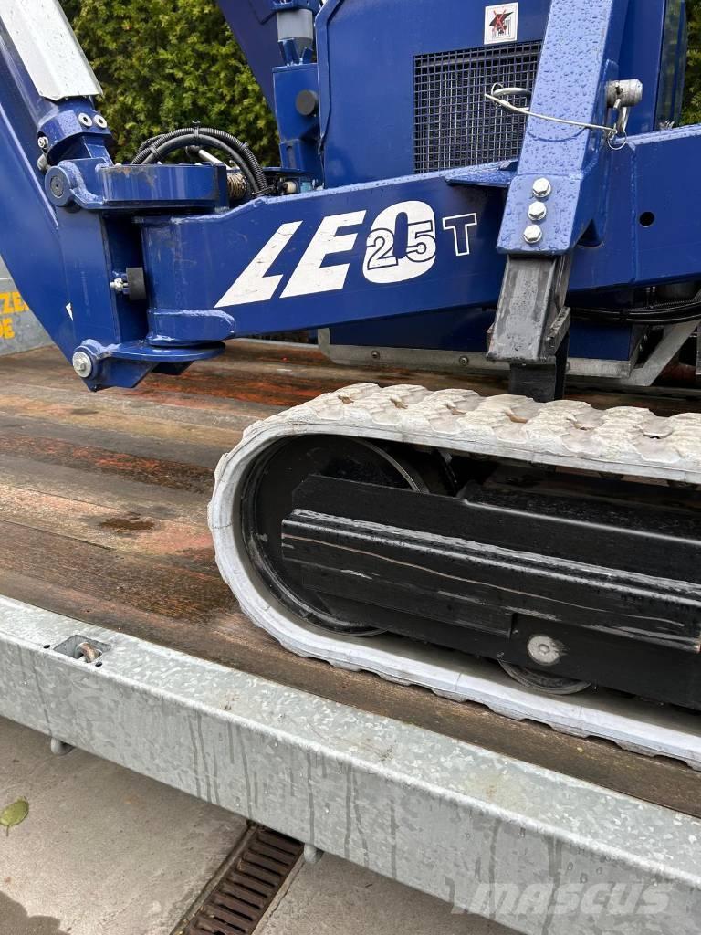 Teupen Leo 25T Телескопични повдигачи
