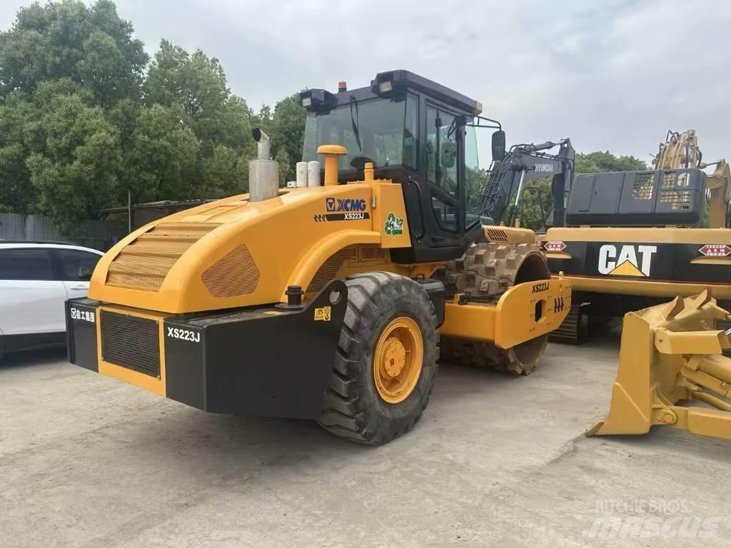 XCMG XS 223 J Еднобарабанни ролки
