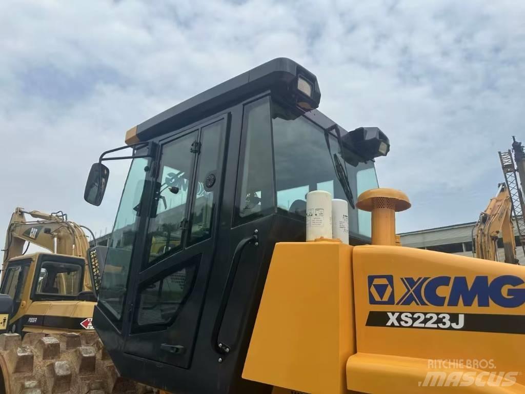 XCMG XS 223 J Еднобарабанни ролки
