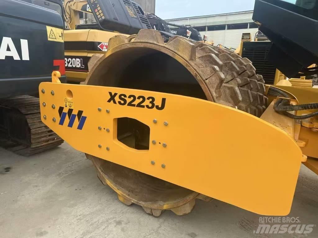 XCMG XS 223 J Еднобарабанни ролки

