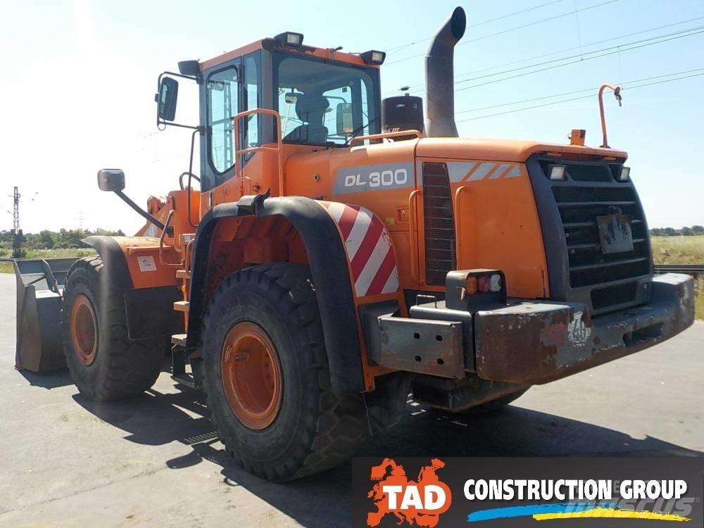 Doosan DL 300 Колесни товарачи