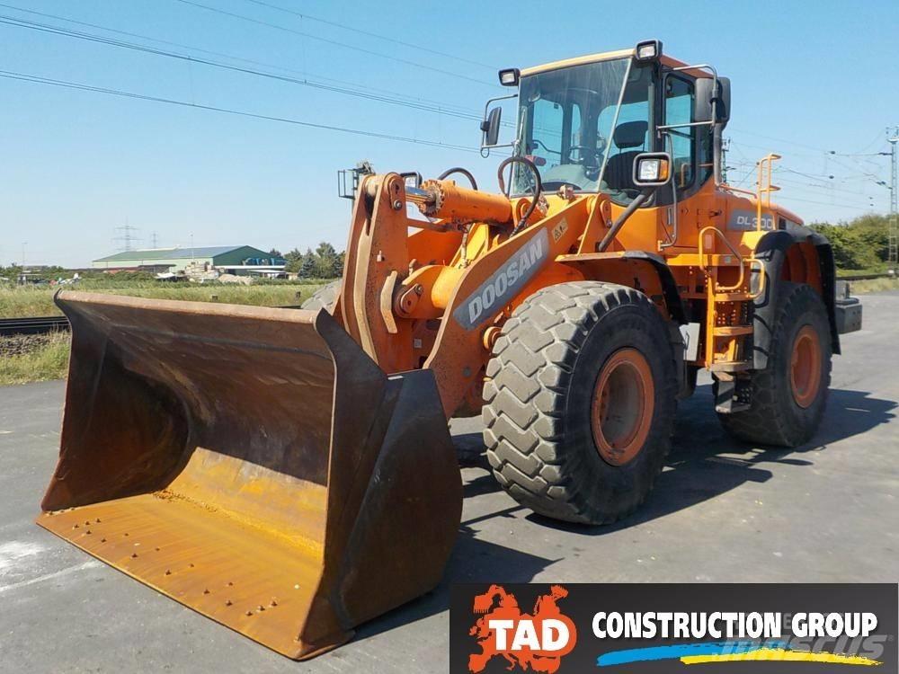 Doosan DL 300 Колесни товарачи