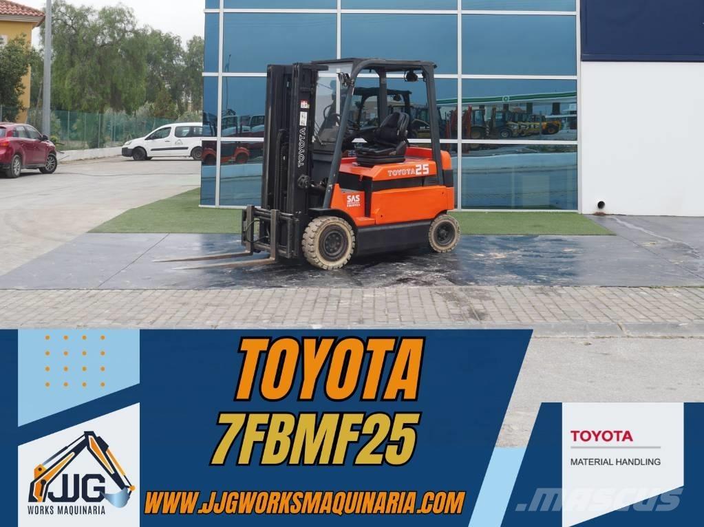 Toyota 7 FBMF 25 Електрически вилични кари-повдигачи