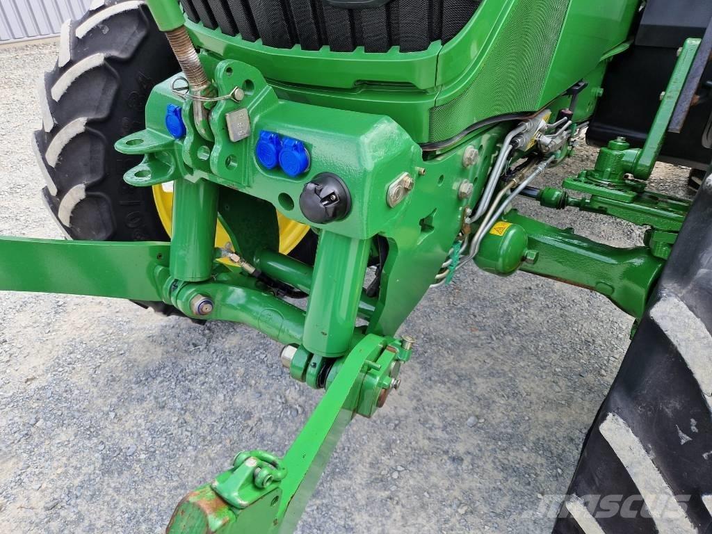 John Deere 6115 R Трактори