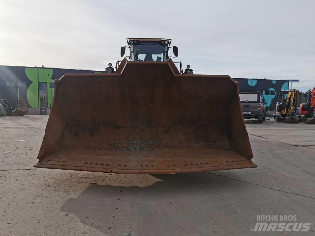 CAT 980M Колесни товарачи