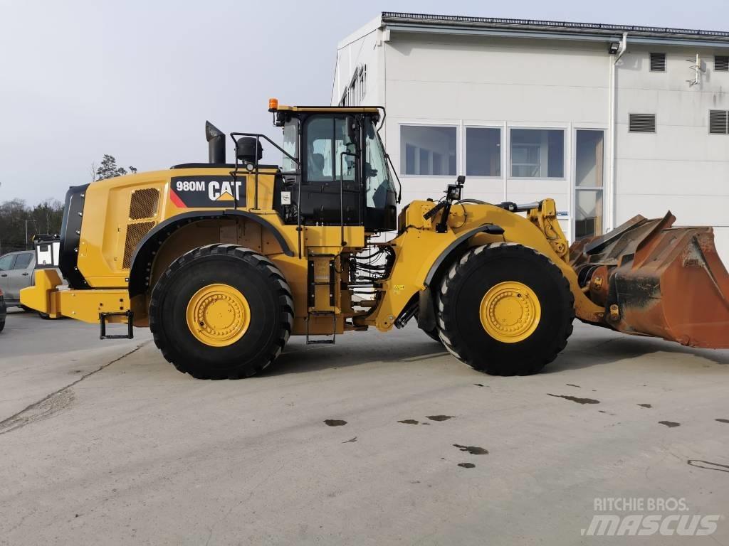 CAT 980M Колесни товарачи