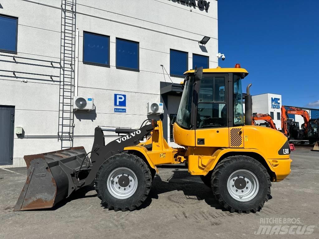 Volvo L 30 B Колесни товарачи
