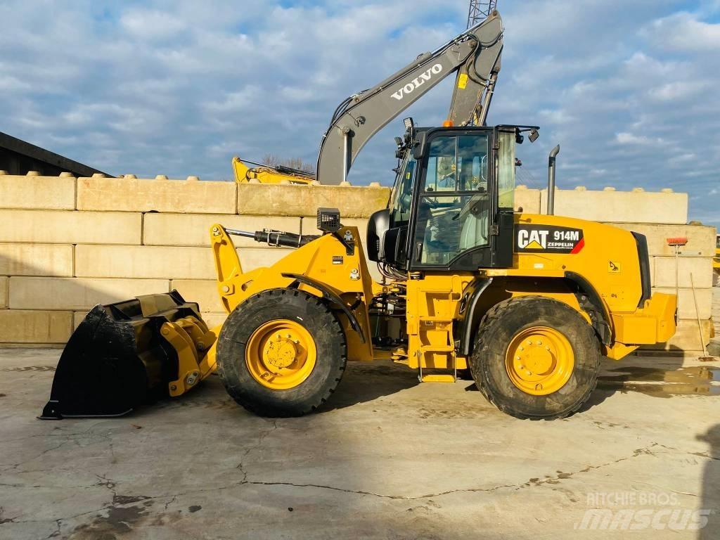 CAT 914 m Колесни товарачи
