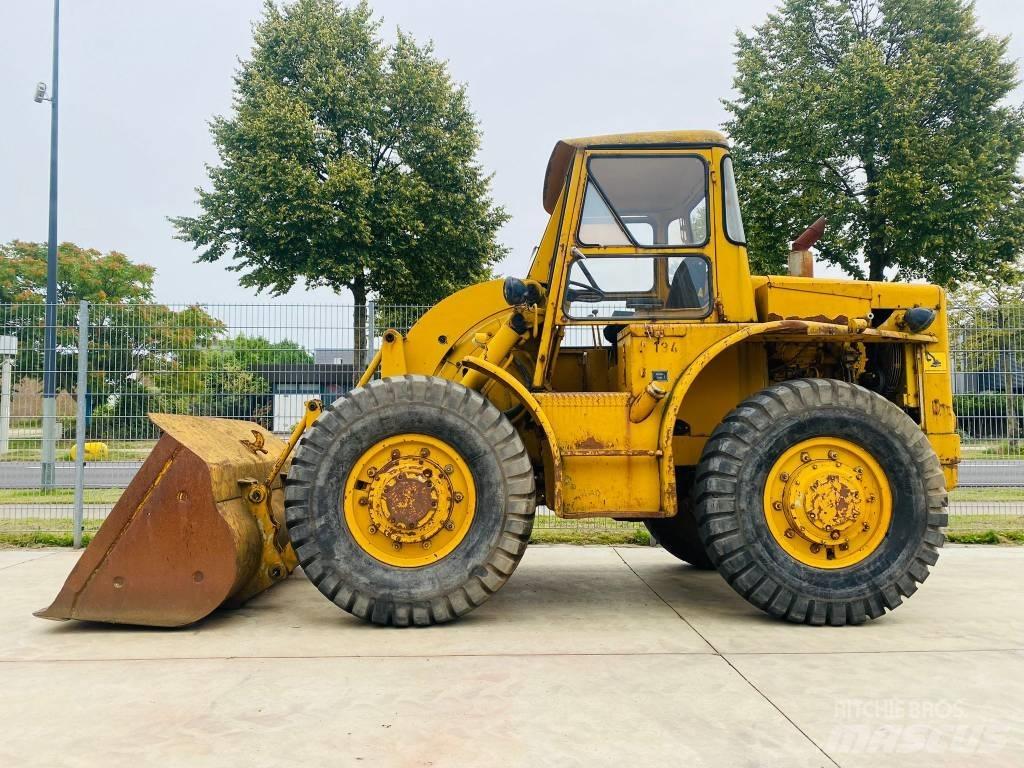 CAT 922 B Колесни товарачи