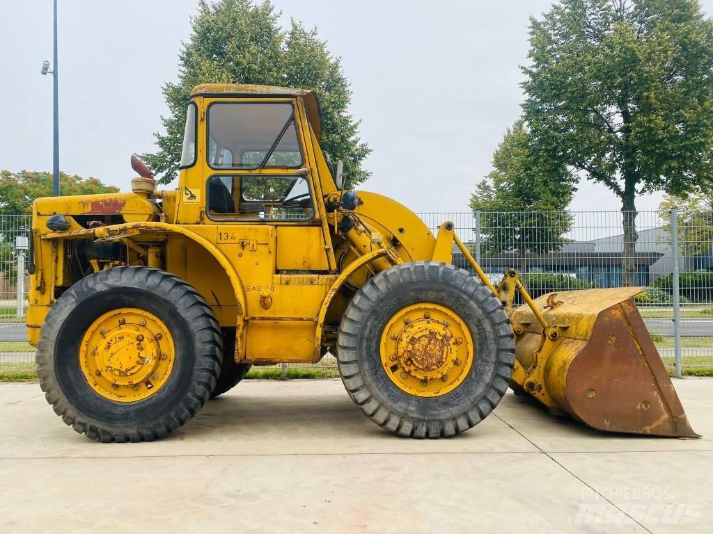 CAT 922 B Колесни товарачи
