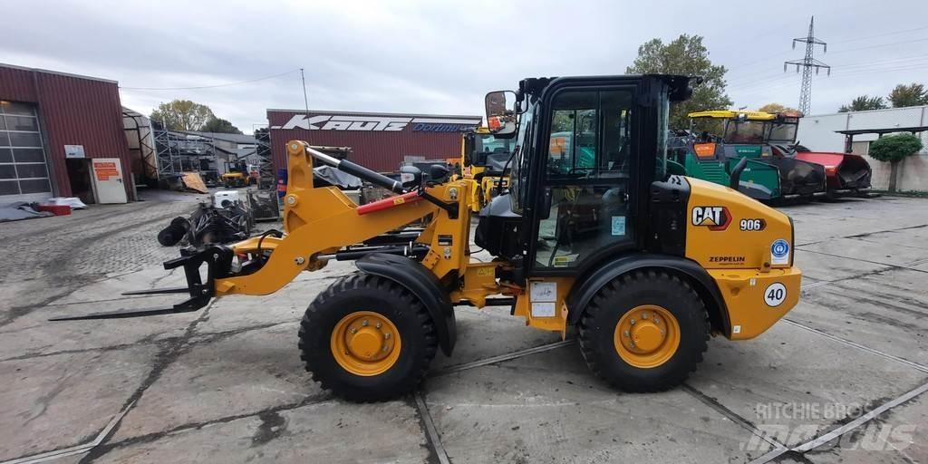 CAT 906 Колесни товарачи