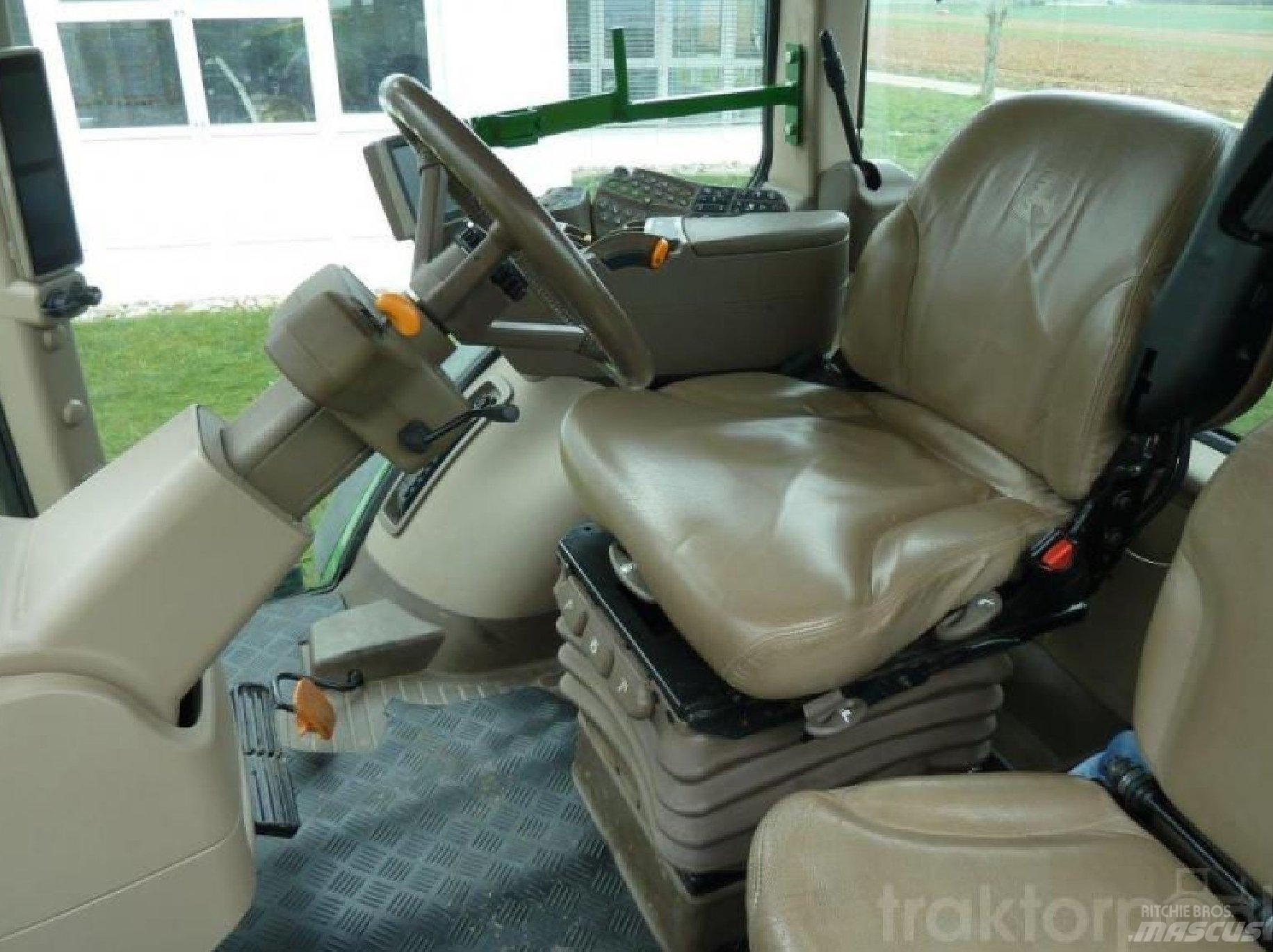 John Deere 7230R Трактори